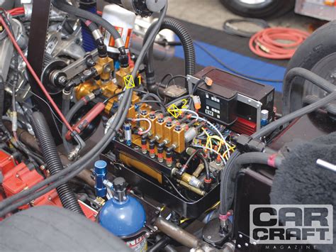 The typical top fuel engine displaces 496 cubic inches. 8,000HP Top Fuel Engine - Hot Rod Network