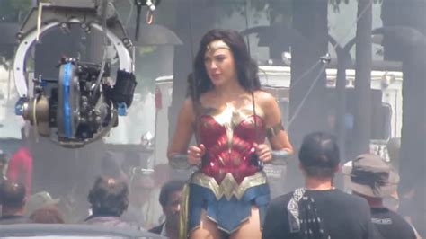 Gal Gadot Chris Pine Film Riot Scene In Leaked Wonder Woman 1984 Videos Hollywood Hindustan