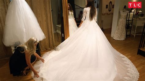 Wedding dress prices vary, but the average wedding dress cost is $1,000 with most spending between $280 to $1,650. Jinger Finds The Perfect Wedding Dress | Counting On - YouTube