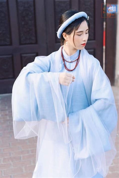 Nhiều cặp vợ chồng trẻ yêu văn hóa truyền thống còn quyết định diện áo tấc, áo nhật bình trong ngày cưới của mình. Fairy style áo tấc (áo tấc tiên tử) - Nguyễn dynasty ...