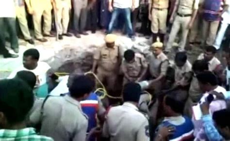 4 Labourers Die After Getting Trapped In Manhole In Hyderabad
