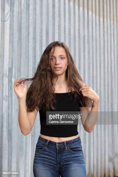 Cute 16 Year Old Girl Imagens E Fotografias De Stock Getty Images