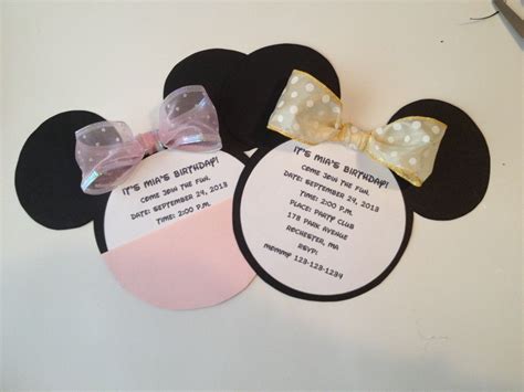 There are lots of ways to make no sew disney ears with just some fabric, ribbon and a hot glue gun! DIY Minnie Mouse Invitation With Real Bow Tutorial + Free Minnie Ears Template | Minnie mouse ...