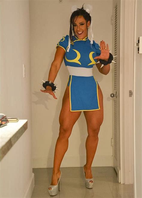 Female Muscle Cosplay