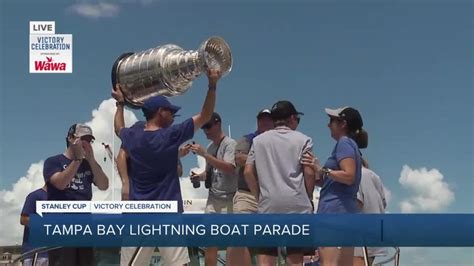 Lightning Owner Jeff Vinik Lifts Cup Nearly Drops It