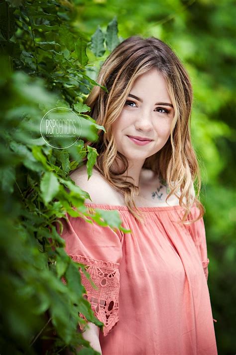 5 Senior Portrait Ideas And Posing Made Simple Senior