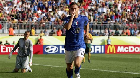 Incrível seleção de delícias para satisfazer os paladares mais exigentes. Camisa Italia Copa Do Mundo 2006 Totti 10 - R$ 299,00 em Mercado Livre