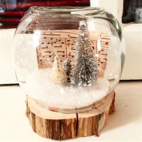 10 Adorable Diy Christmas Snow Globes