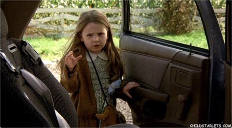 Abigail Breslin In Signs 2002 Child Actresses Young Actresses All