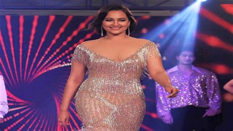 Sonakshi Sinha Opene Up About Why She Choose Double Xl Film And On Weight Gain Dp