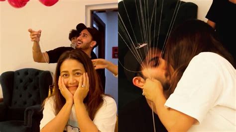 Neha Kakkar Rohanpreet Singh Steal A Kiss On Valentines Day See Cosy Party Pics Television News
