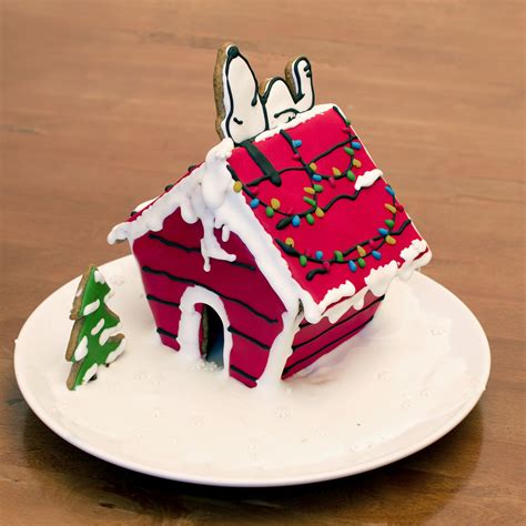 Snoopy Gingerbread House Christmas Porch Christmas Crafts Xmas Cool