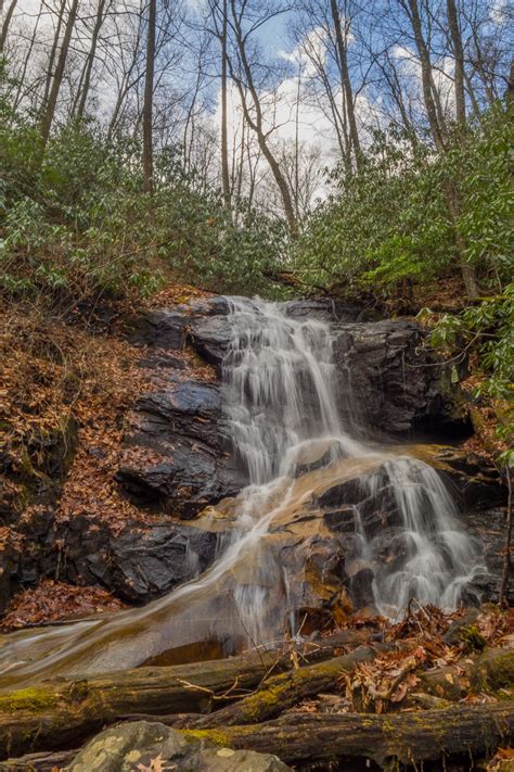 The forest park has everything you need for a great day out, whatever the time of year. Meanderthals | Seniard Ridge Trail to Log Hollow Falls ...