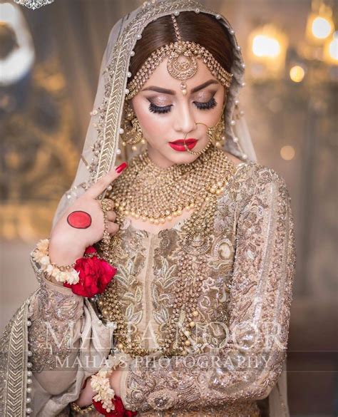 Pin By Anaya Khan On Beautiful Alizah Shah Pakistani Bridal Makeup