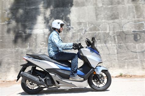 “Easy test” Honda scooter patente B MY2017: SH 125 Mode, Vision 110