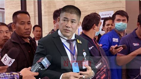 ที่หอประชุมใหญ่ทีโอที ร.อ.ธรรมนัส พรหมเผ่า ส.ส.พะเยา พรรคพลังประชารัฐ และรัฐมนตรีช่วยการกระทรวงเกษตรและสหกรณ์ แถลงข่าวชี้แจง. ธรรมนัส ไม่ทน ฟ้อง ส.ส.ฝ่ายค้าน ปมอภิปราย คนคอมเมนต์โซเชี ...