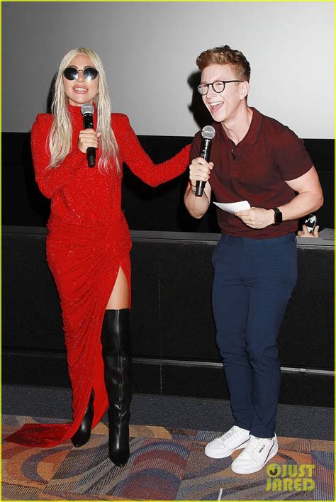 Lady Gaga Surprises Fans At A Star Is Born Screening In Nyc Photo 4158247 Lady Gaga Tyler
