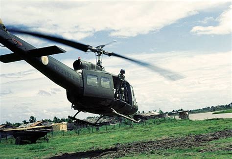 Vietnam War Us Helicopter Door Gunner Pictures Getty Images