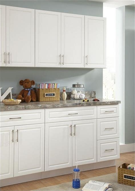 The quality of these 18 inch kitchen cabinets is highly regulated by ensuring that all recommended standards in terms of measurements are strictly followed. Kitchen Cabinets 21 Inches Deep | Kitchen base cabinets ...