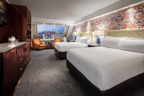 Luxor Hotel Room Remodel Stays With Egyptian Theme Las Vegas Review