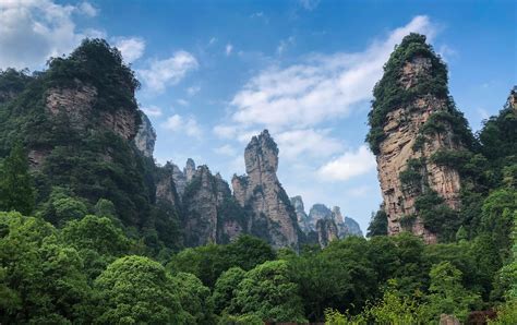 Zhangjiajie National Forest Park In Hunan Pronvince China 3992x2514