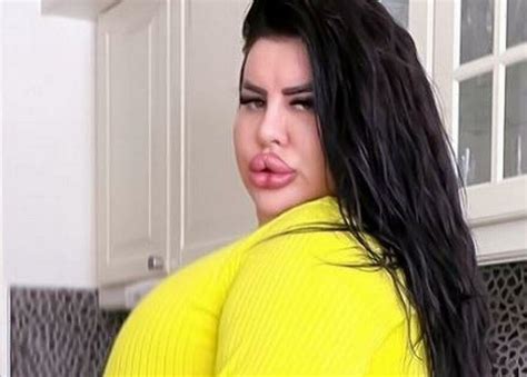 Woman Who Wants Worlds Biggest Bum Wows Fans As She Switches Up Her Look