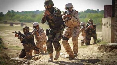 Pin By вιgrє Nαωαвzαα∂ι👑 On ᴘᴀᴋ ᴀʀᴍʏ Sᴏʟᴅɪᴇʀs Pakistan Armed Forces