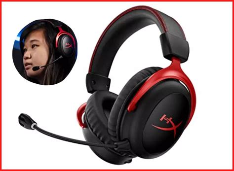 Why Do Pro Gamers Wear Earbuds And Headphones 4 Reasons