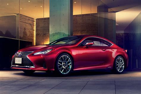 Lexus has several sports car models available in 2019. Lexus Tweaks RC Sports Coupe for 2019 with Sharper Looks ...