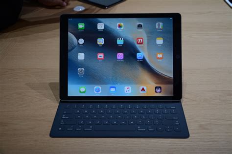 The ipad pro is a line of ipad tablet computers designed, developed, and marketed by apple inc. Apple annuncia la disponibilità italiana di iPad Pro per l ...