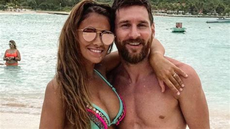 La mujer de Messi infartó a varios con una foto en bikini