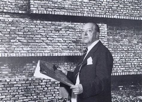After separating from his wife about 1920, mies had. Ludwig Mies Van Der Rohe, el arquitecto del menos es más ...