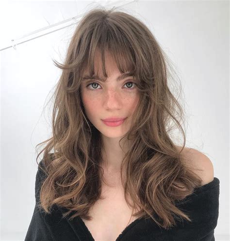21 Hairstyle With Bangs For Oval Face Hairstyle Catalog