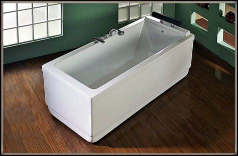 Hier finden sie die luxuriösen badewannen in unterschiedlichsten. Freistehende Badewanne Mit Integrierter Armatur Haus ...