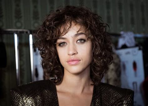 31 Cute Curly Bob With Bangs That Are Trending In 2022