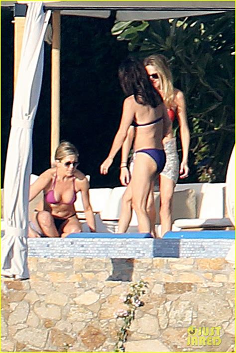 Jennifer Aniston Courteney Cox Bikini Babes In Cabo Photo 3019240