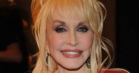Dolly Parton Apologizes To Lesbian Couple Barred From Entering