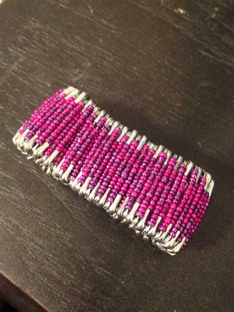 Diy Beaded Safety Pin Team Bracelet The Pink Puck
