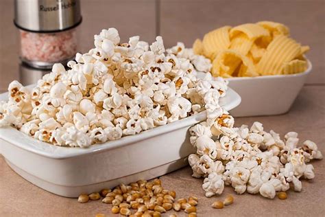 Pro Tips How To Pop Popcorn Without A Microwave Reheat