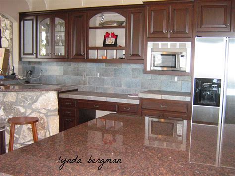 I will be honest, i really didn't i hesitated because years before painting my chalk painted kitchen cabinets i painted a white. LYNDA BERGMAN DECORATIVE ARTISAN: WHITE KITCHEN CABINETS ...