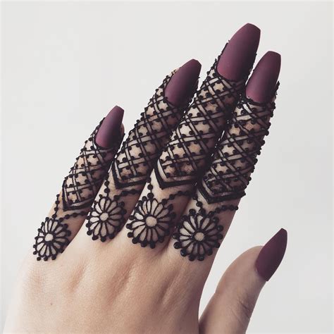17 Finger Design Inspirations That Work For Every Bride Who Wants To Go