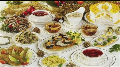 Our polish tradition for our polish christmas eve wigelia dinner was mushroom soup made from dried mushrooms form poland, a mild white fish broiled in a pan in the oven with butter & lemon. Polish Christmas Dinner Recipes - Wigilia Wikipedia ...