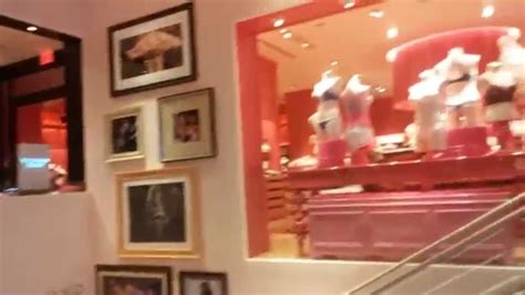 Tour Of Flagship Victoria S Secret And Pink Store 34th Street New York Herald Square Youtube