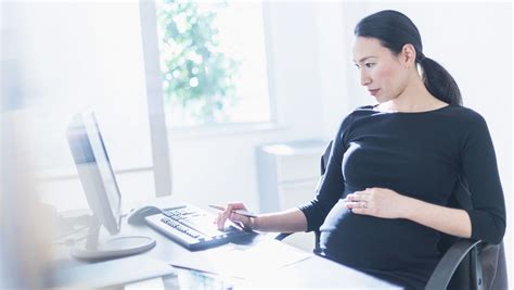 Ada juga dengan berpindah ke peserta mandiri jika kamu perusahaan baru tempat kamu bekerja sekarang segera datangi kantor bpjamsostek cabang pelayanan terdekat. Cara Bekerja Di Kantor Kecam : Kembali Bekerja di Kantor ...