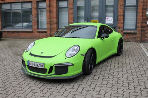 Strong declension (without article) nominative giftgrüner: PORSCHE GT3 IN GIFTGRUEN MATT | Nato Oliv Car Wrapping