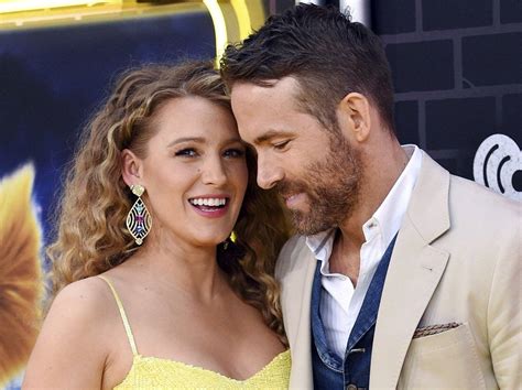 Ryan Reynolds Und Ehefrau Blake Lively Necken Sich öffentlich Auf Instagram