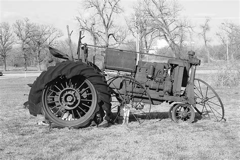 Free Photo Tractor Antique Vintage Farm Agriculture Equipment