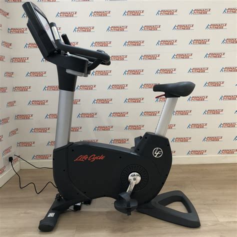 Life Fitness 95c Elevation Series Upright Bike With Engage Console