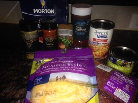 Great use for leftover cornbread! CORNBREAD BEEF TAMALE CASSEROLE * Spices * CHEESE * easy ...