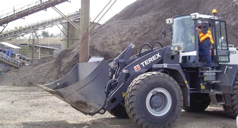 Australian Debut For Terex® Tl310 Loader Sand And Stone